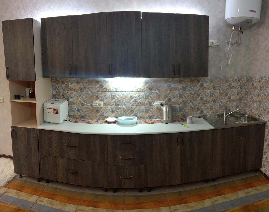 Mamma Marina Hotel Sukhumi Bagian luar foto